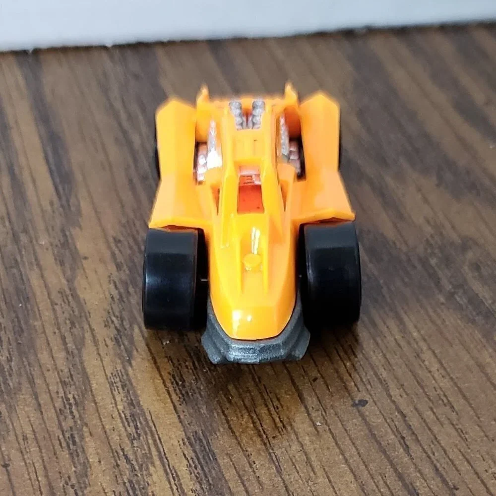 Hot Wheels Dirty Outlaw HW Racing 2013 Series Neon Orange 1:64